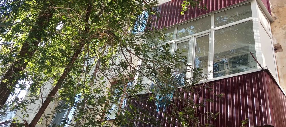 Продам 3 к.кв, район Акации, 2/4, кирп.д. или обмен на 1 к.кв