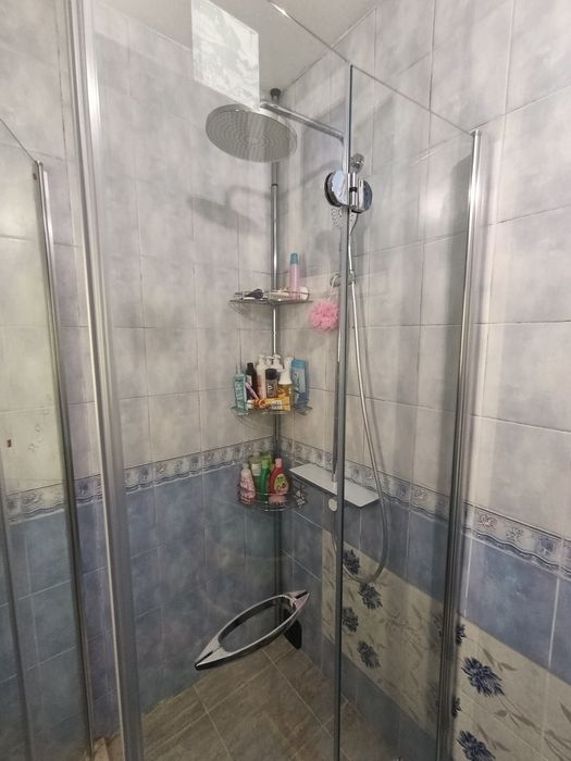 Душ Кабина         .