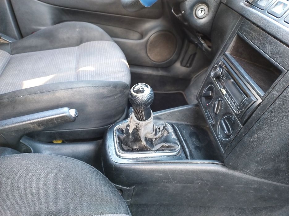 Vând Golf IV cu GPL