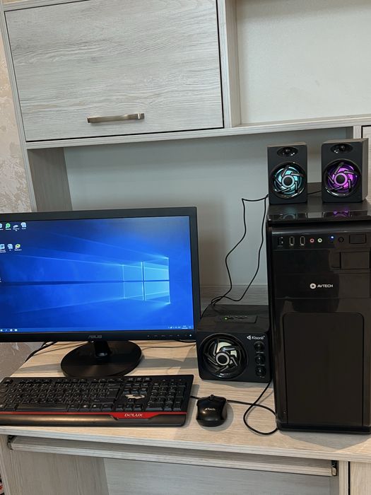 Kompyuter Asus va boshqa qo’shimcha buyumlari bilan