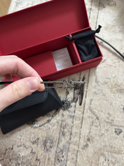 валентино очила