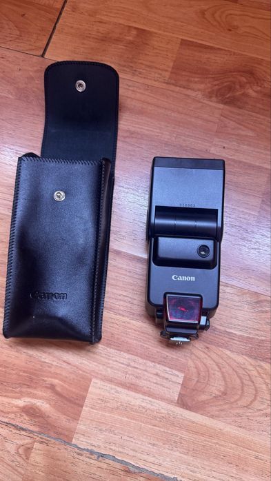 Aparat foto dslr Canon eos 550d