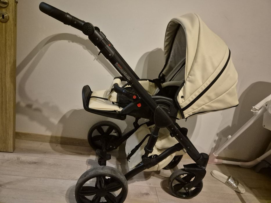 Бебешка количка 3 в 1