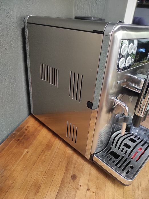 Кафемашина/Каферобот Saeco Exprelia Evo