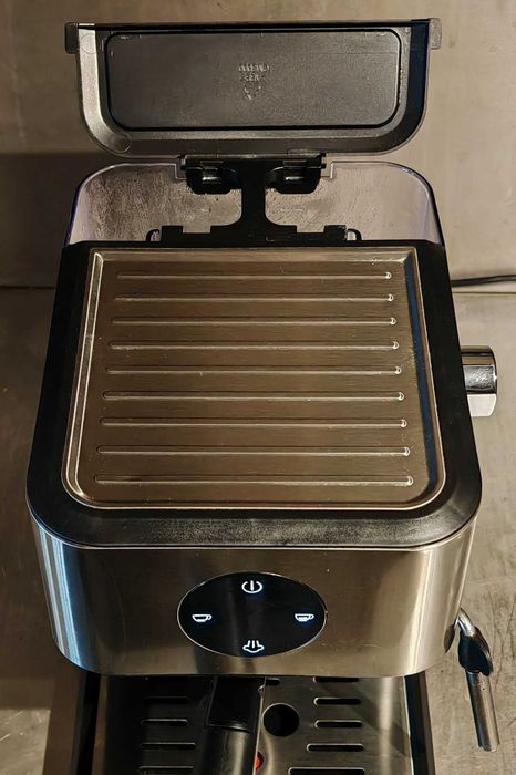 Eспресо 20 баr италианска помпа 1050W сензорен екран Pre‑infusion