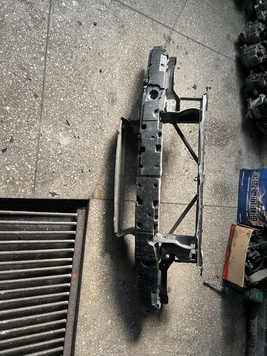 Продам от е60. Усилитель и телевизор.