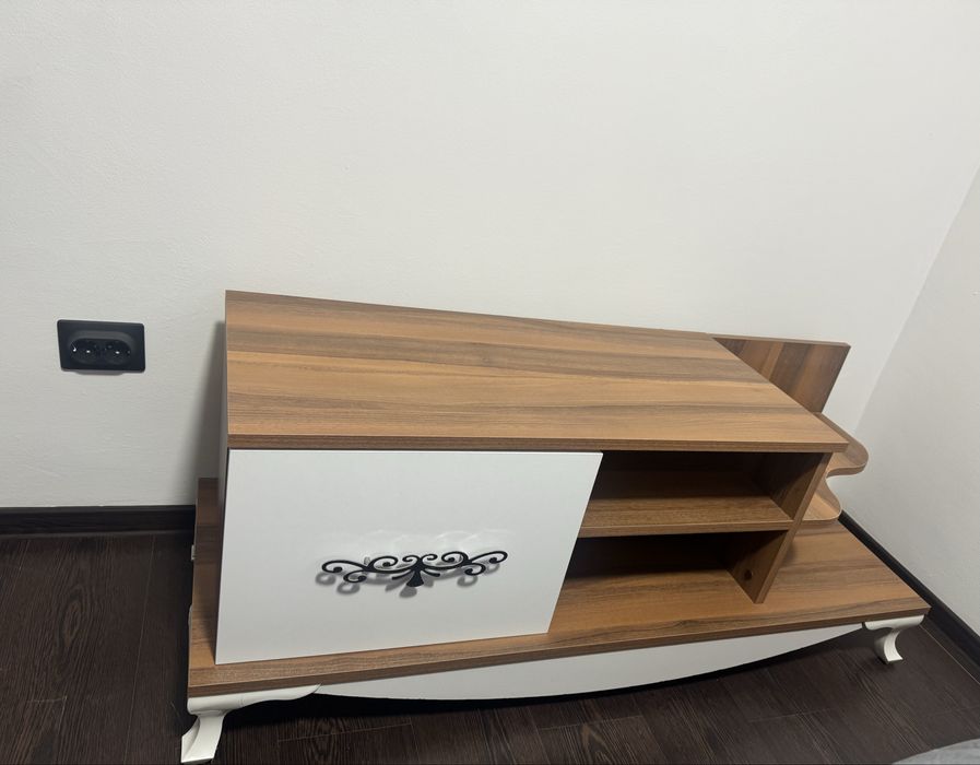Vand comoda-TV moderna