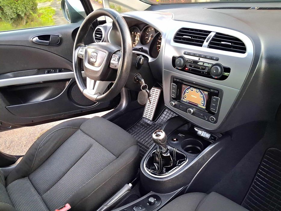 Seat Leon FR 2010  1.4 benzina 125 cp  navigatie