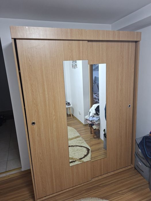Șifonier pentru haine