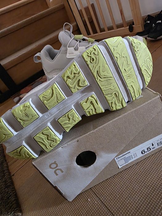 ON  CLOUDAWAY DAMA - adidasi 37.5