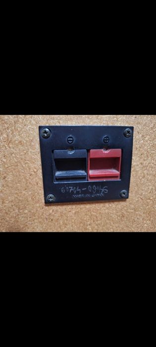 Boxe Akai SW -T99