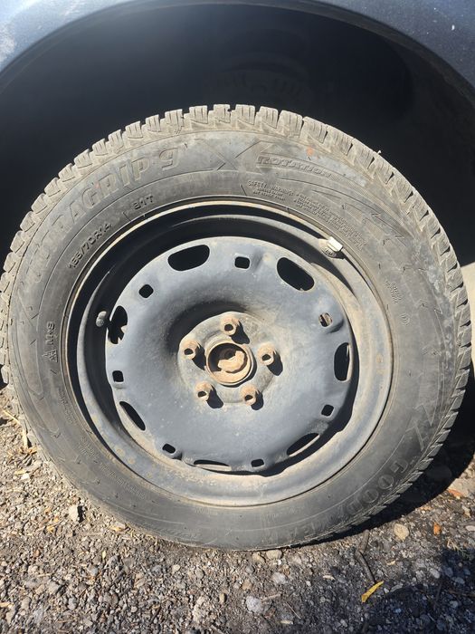 Anvelope iarnă Goodyear UltraGrip 9 185/65 R15 – cu jante