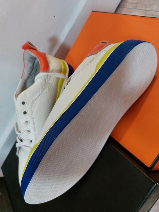 Продам разные обувь