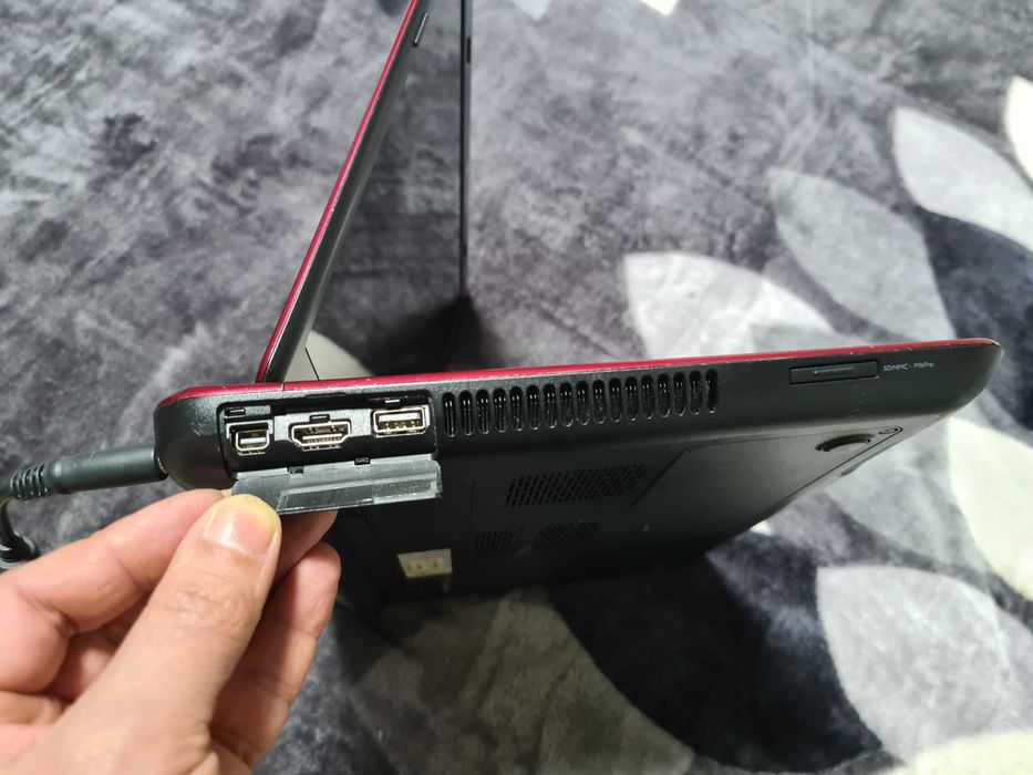 Laptop Dell Inspiron N411Z
