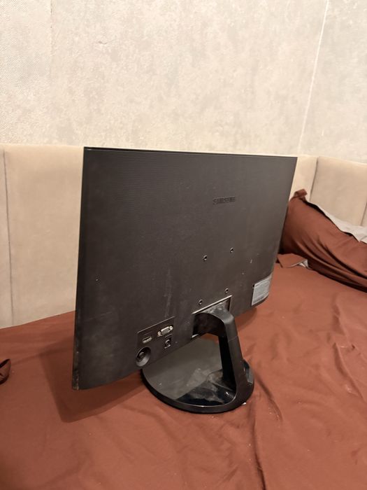 Монитор Samsung