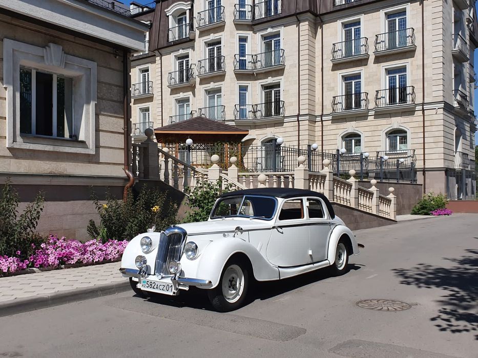 Ретро автомобиль