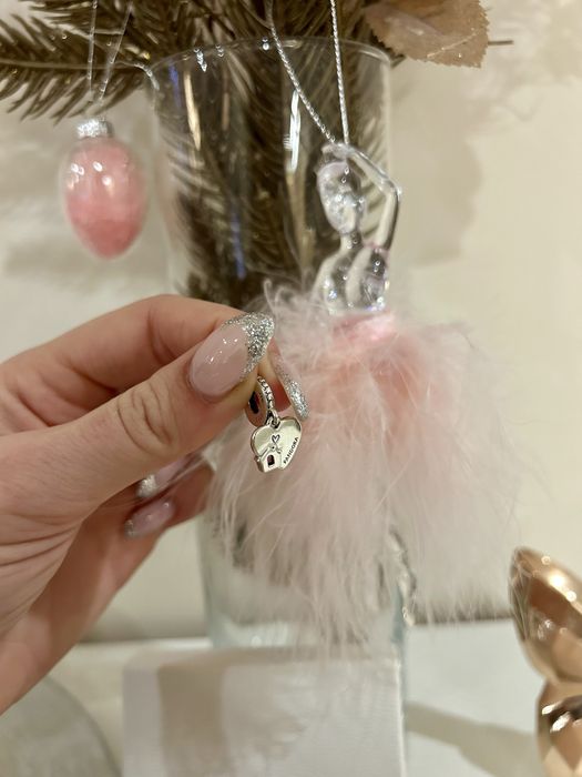 Сребърен талисман Pandora с камъче