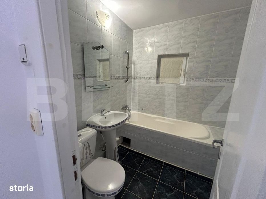 Apartament 3 camere, 70 mp, zona Micro 11