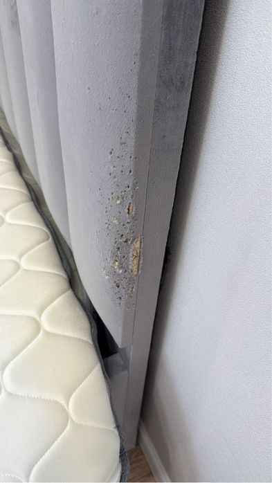 Кровать с матрасом 180х200