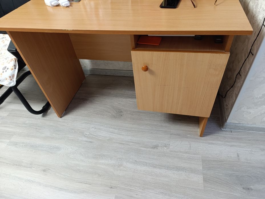 Придётся компьютерный стол в хорошем состоянии