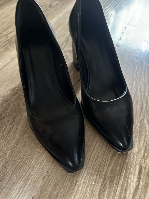 Продам женские туфельки