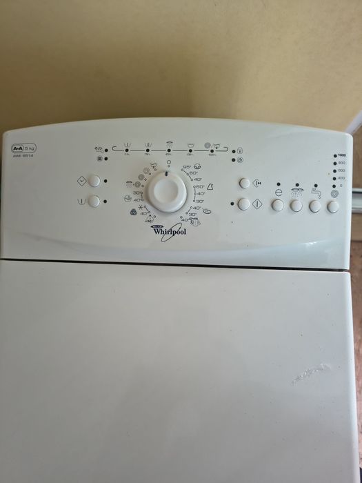 Vând mașină de spălat verticală Whirlpool, 5 kg, stare bună de funcționare, detalii în mesaj