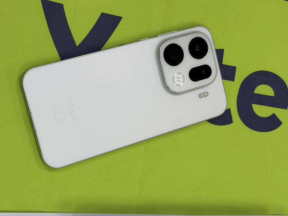 КАТО НОВ 512GB Oppo X9 Pro 5G Гаранция Yettel 2029 White