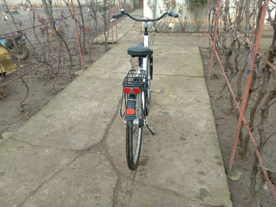 Vând bicicleta .