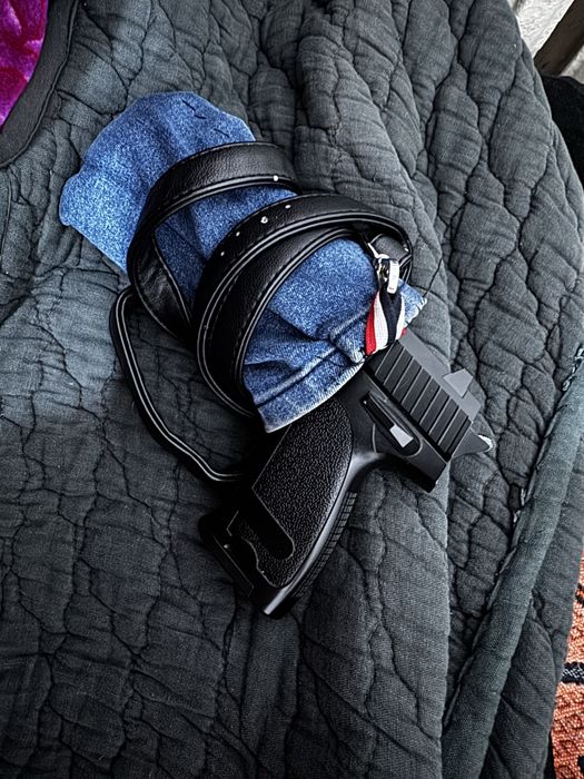 Продам пистолет игрушичный