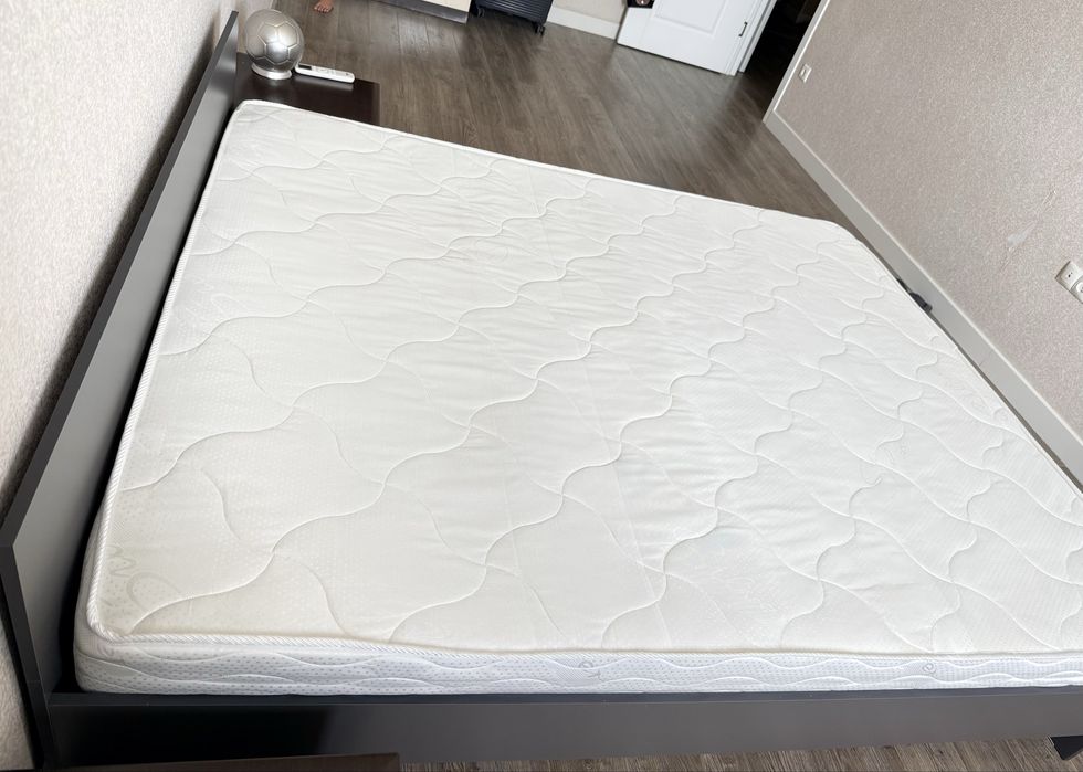 Продам кровать 160*200