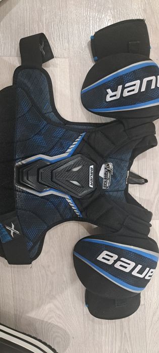 Продам хоккейный нагрудник