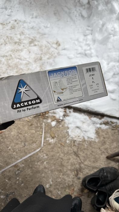 Фигурные коньки Jackson 380