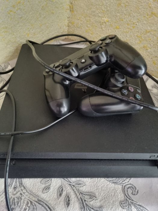 Playstation 4 slim   500 gb