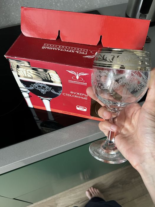 Продаю посуды: бокалы, креманки, салатница