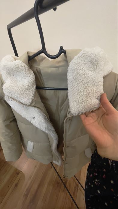 Теплая куртка в отличном состоянии