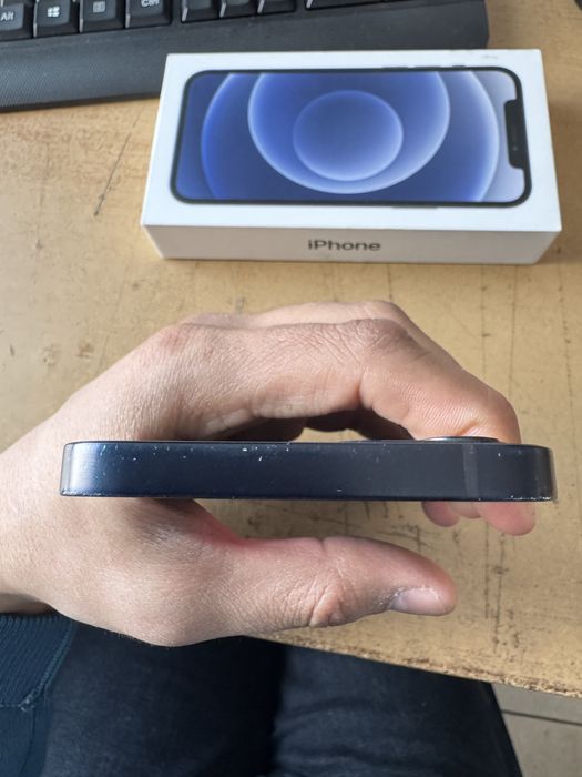 Продам Iphone 12 64 гг