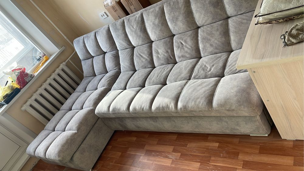 Продам диван для гостиной