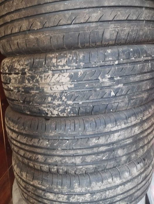 Летняя резина на авто.
