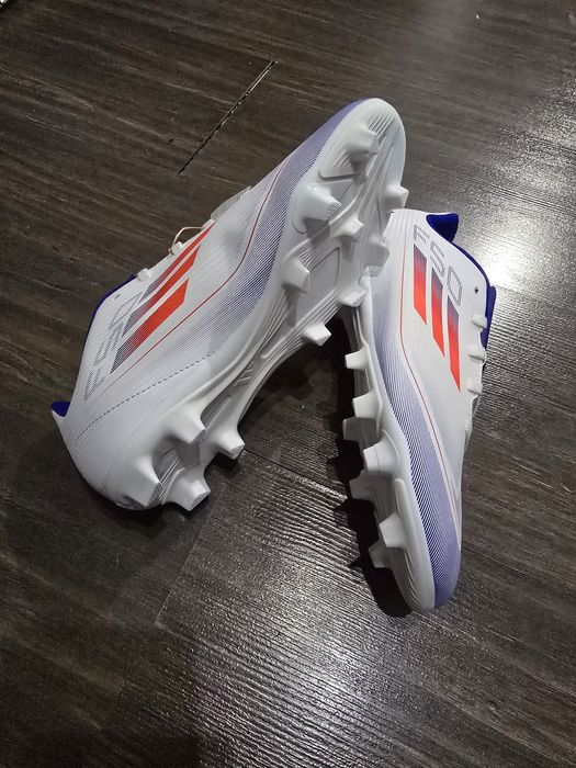 Футболни детски бутонки Adidas F50 Club FXG - размер 37 1/3