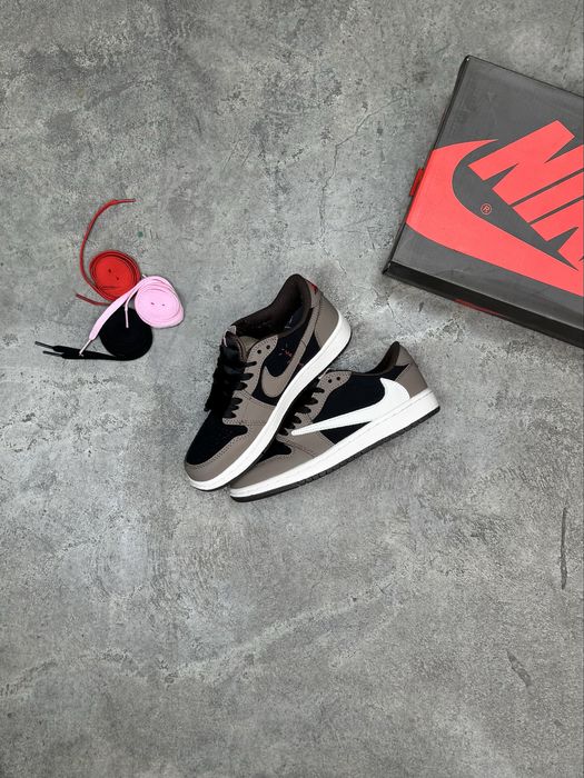 Travis Scott x Air Jordan 1 Low 'Dark Mocha'