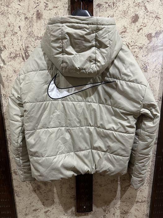 2 Якета на Nike XS и S размери