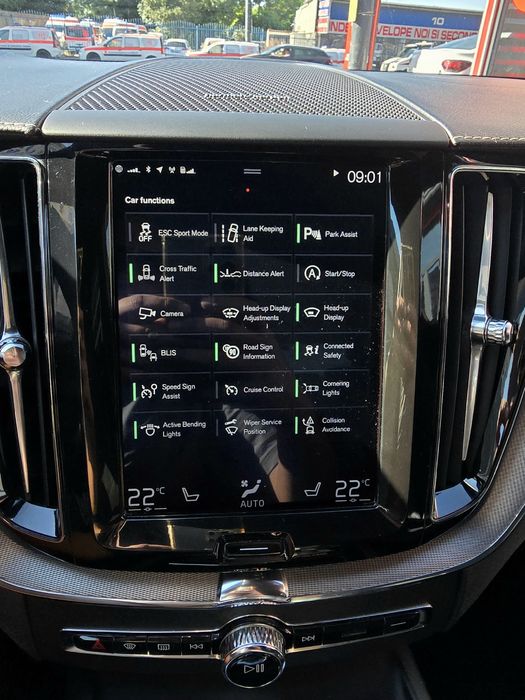 Volvo XC60 2.0 D4 AWD R-Design | Polestar Engineered | Pilot Assist | Harman Kardon | Full LED Matrix | Cârlig | Cameră 360° | Jante 21"