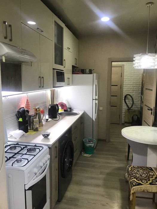 Себзар ТЦ Ривера 1(2)-комн 4/4 43 м² кирпич ремонт меб/тех