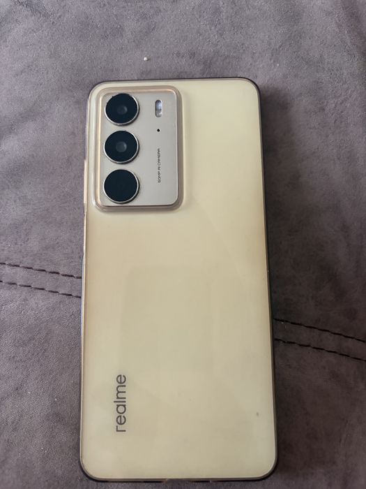 Продам телефон в отличном состоянии realme