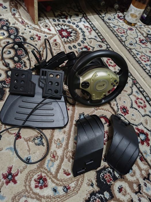 Игровой руль для компьютера