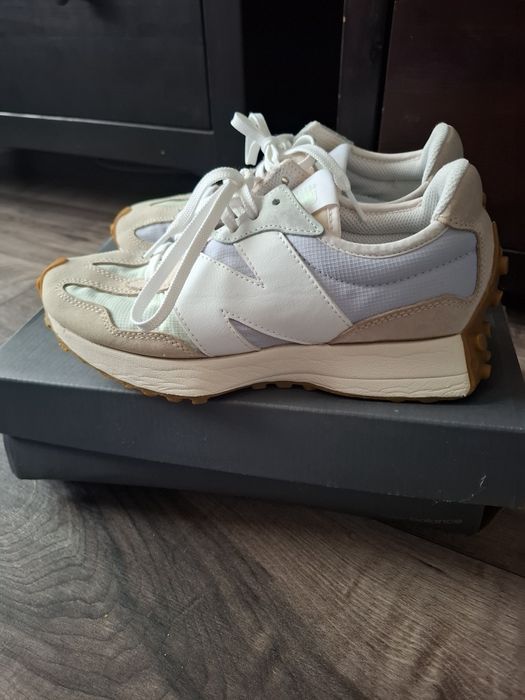 Апрески  Lasocki и маратонки New Balance 327