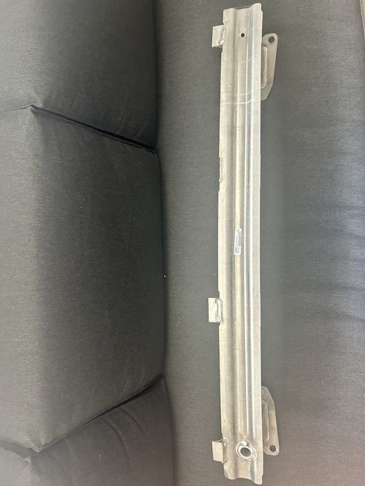 Задна греда и държачи за задна броня Audi A4, A5 B9