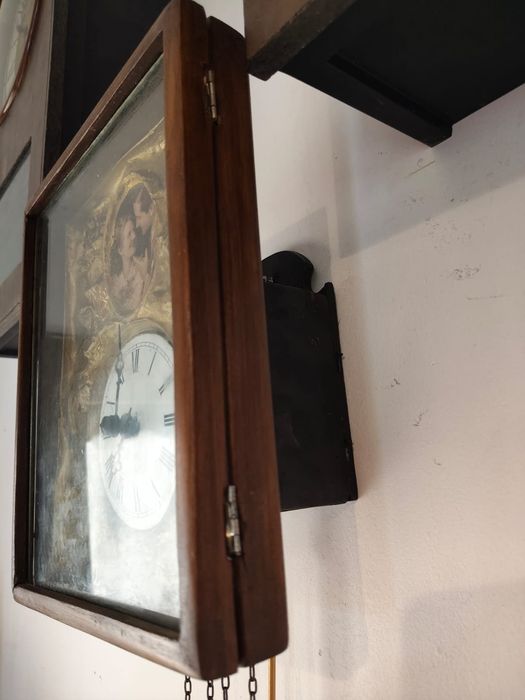 Ceas foarte vechi cu pendul