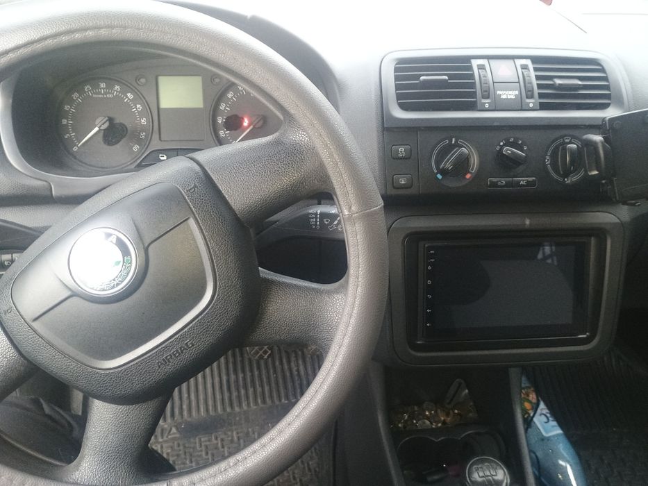 Vând Skoda Roomster