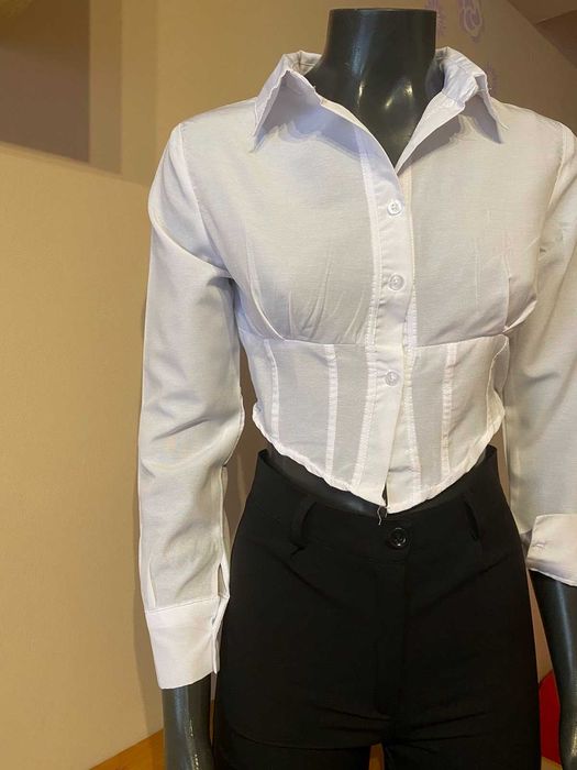 Бяла риза размери С,М,Л